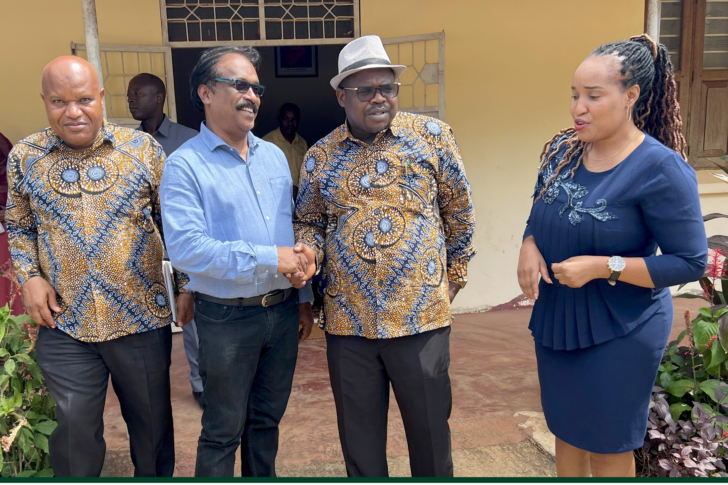 With Solidaridad Country Manager, Ms. Mary Mkonyi and The Minister of Agriculture, Irrigation, Natural Resources and Livestock, Zanzibar.